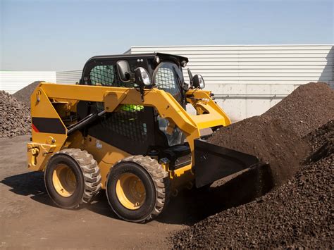 how much weight can a skid steer pick up|full size skid steer weight.